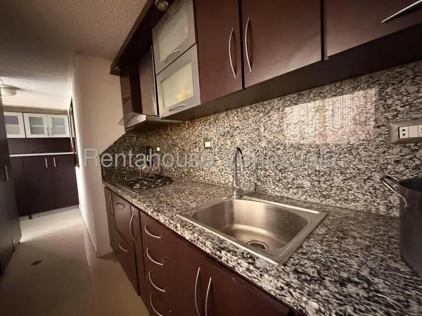 Apartamento (1 Nivel) en Alquiler en La Rosaleda, Miranda - 6