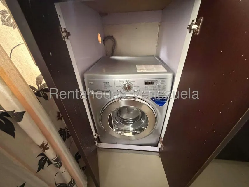 Apartamento (1 Nivel) en Alquiler en La Rosaleda, Miranda - 8
