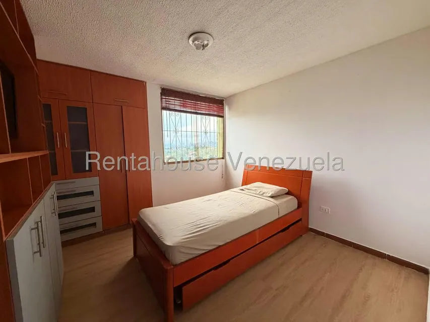 Apartamento (1 Nivel) en Alquiler en La Rosaleda, Miranda - 10