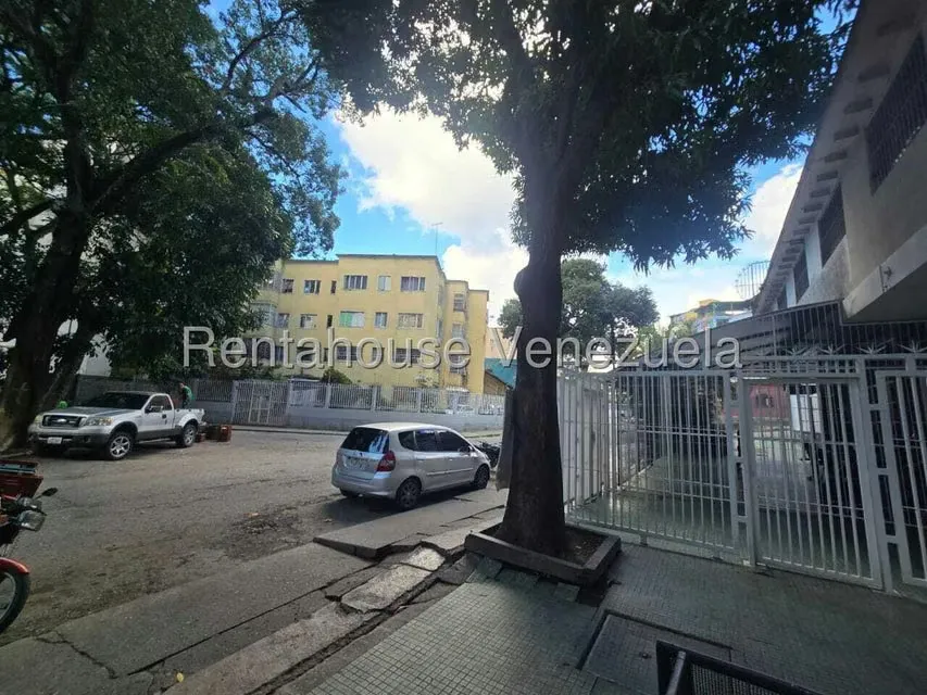 Apartamento (1 Nivel) en Venta en Los Rosales, Distrito Metropolitano - 16