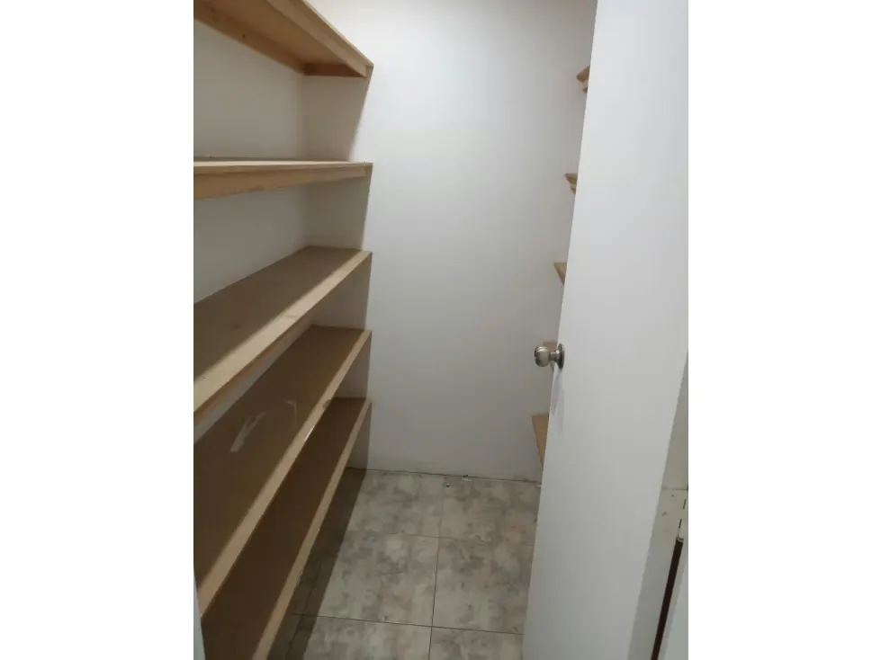 VENTA DE AMPLIA OFICINA EN LAS DELICIAS SABANA GRANDE - 11