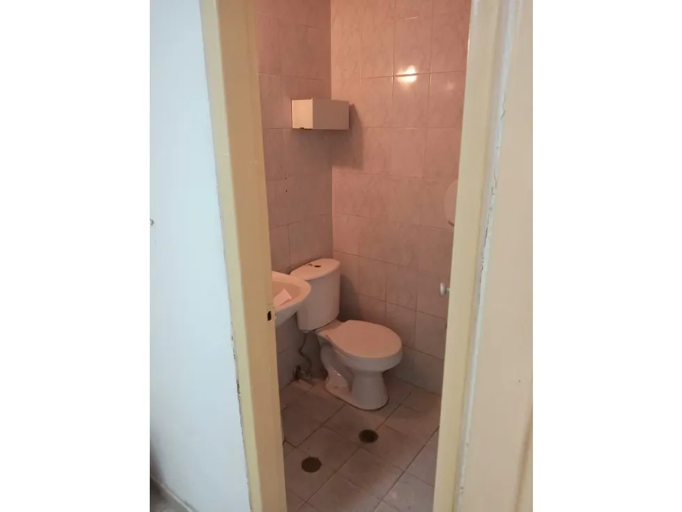 VENTA DE AMPLIA OFICINA EN LAS DELICIAS SABANA GRANDE - 5