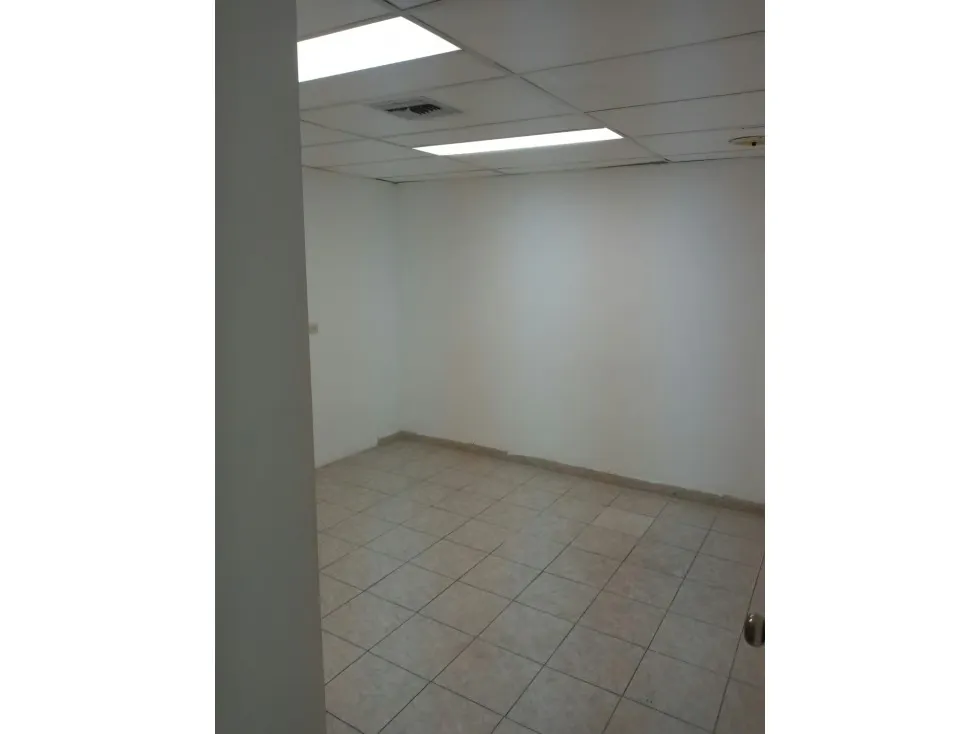 VENTA DE AMPLIA OFICINA EN LAS DELICIAS SABANA GRANDE - 7