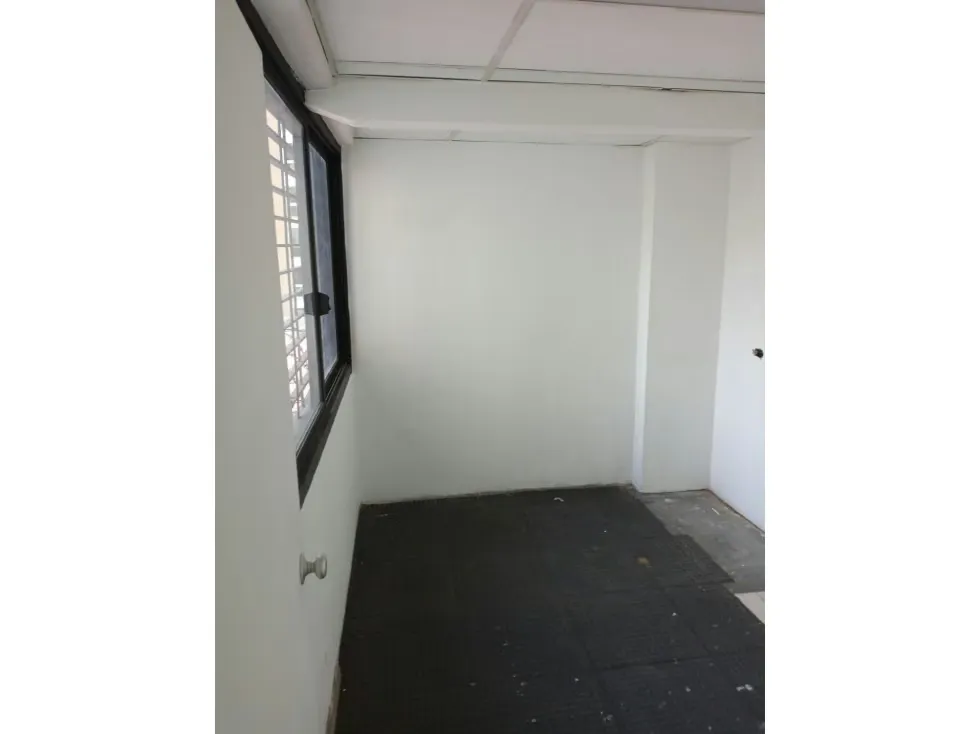 VENTA DE AMPLIA OFICINA EN LAS DELICIAS SABANA GRANDE - 10