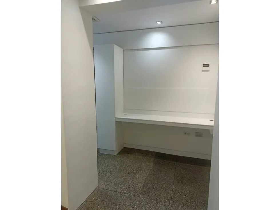 Se alquila oficina 154m2 Las Mercedes 2706 - 5