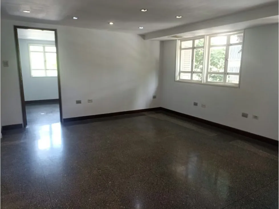 Se alquila oficina 154m2 Las Mercedes 2706 - 10