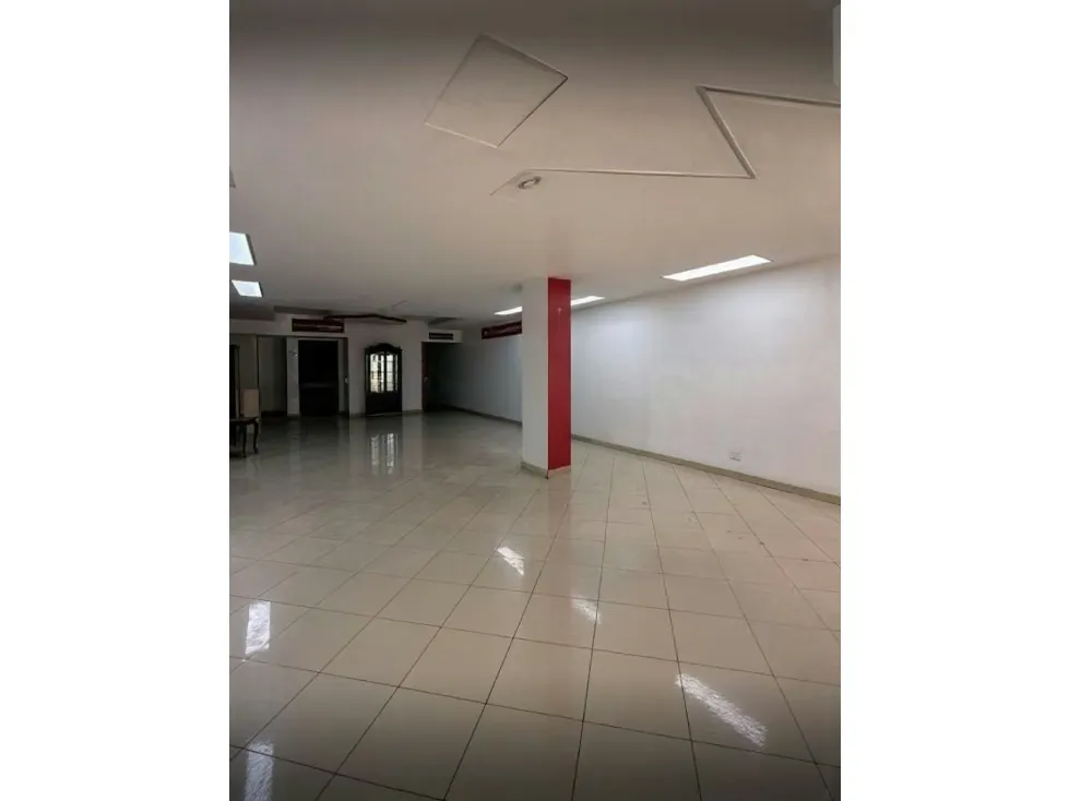 Local en alquiler 175m², Calle París de las Mercedes