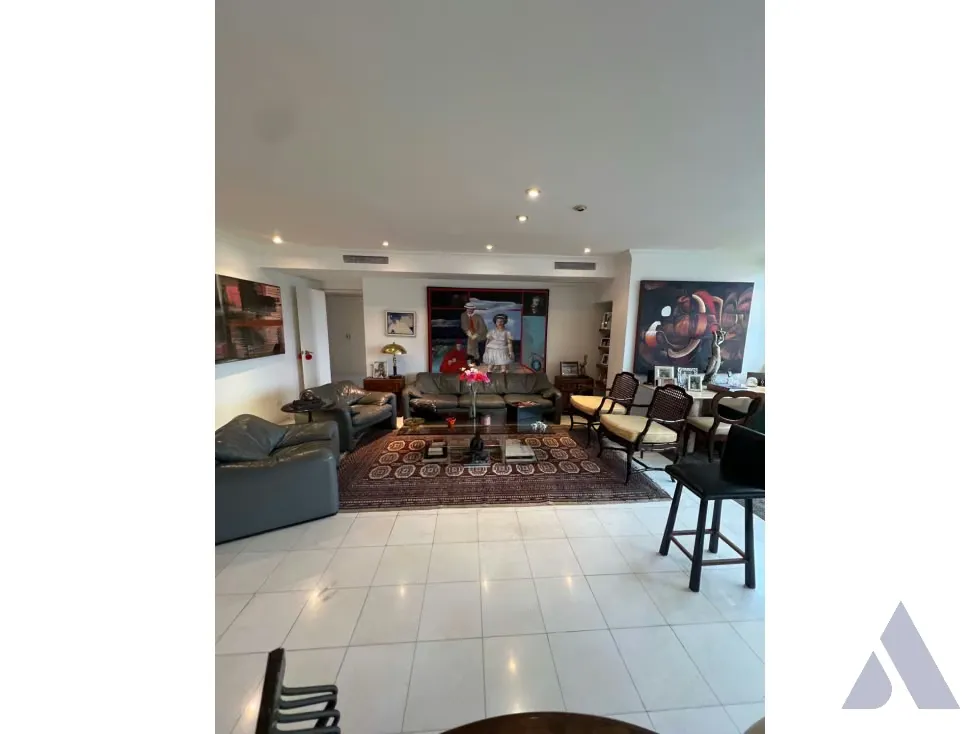 Vendo apartamento en calle cerrada 220m2 Las Mercedes 9303 - 2
