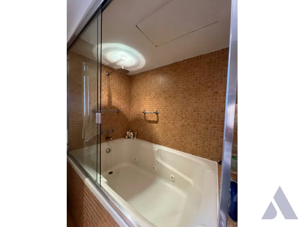 Vendo apartamento en calle cerrada 220m2 Las Mercedes 9303 - 13