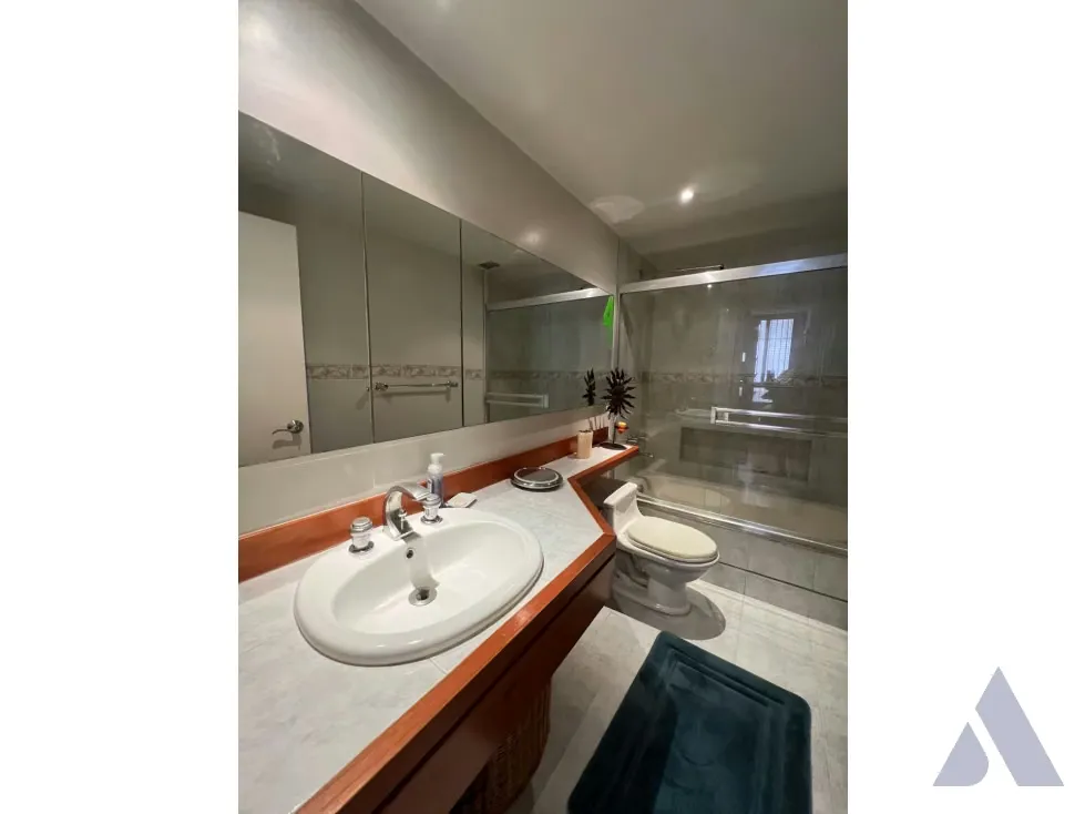 Vendo apartamento en calle cerrada 220m2 Las Mercedes 9303 - 15
