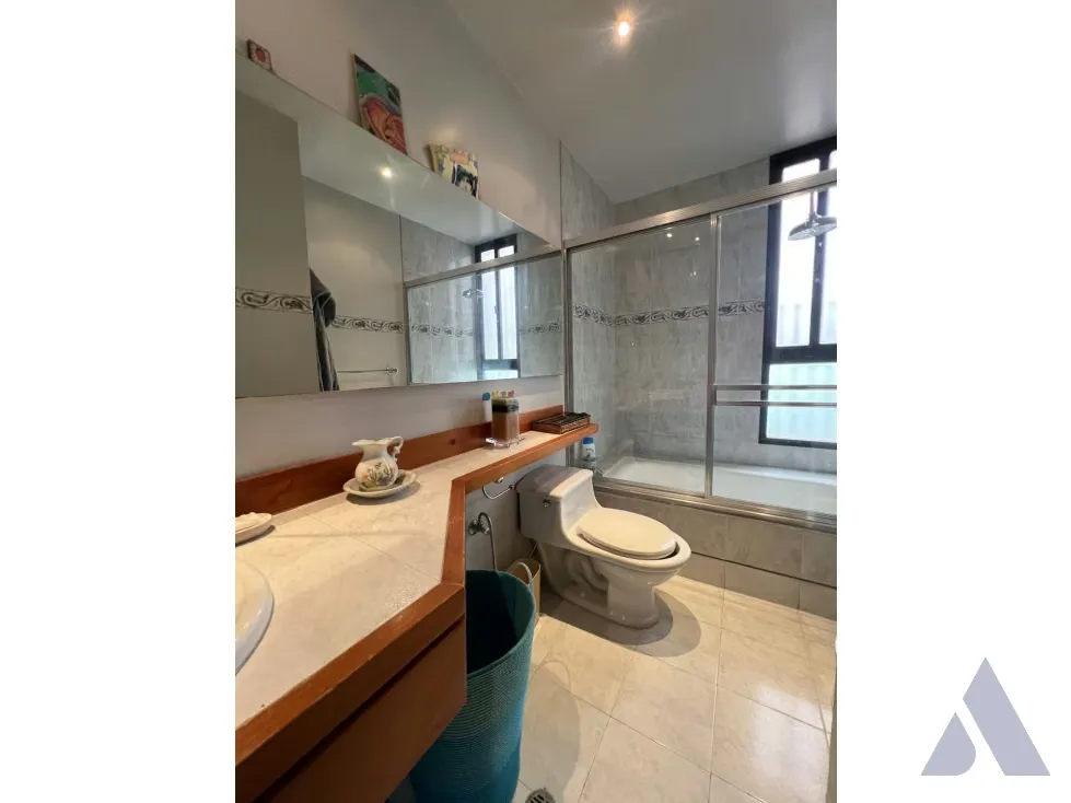 Vendo apartamento en calle cerrada 220m2 Las Mercedes 9303 - 16