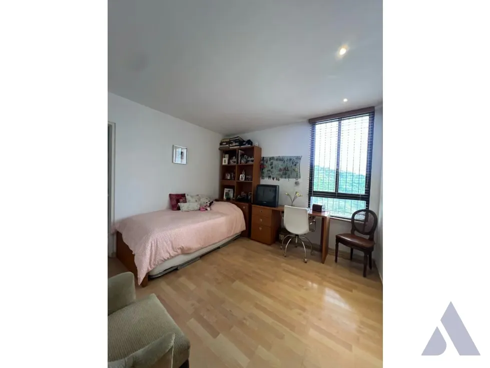 Vendo apartamento en calle cerrada 220m2 Las Mercedes 9303 - 17