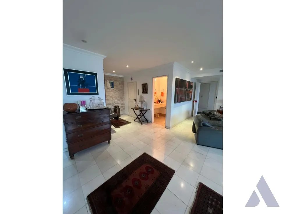 Vendo apartamento en calle cerrada 220m2 Las Mercedes 9303 - 3