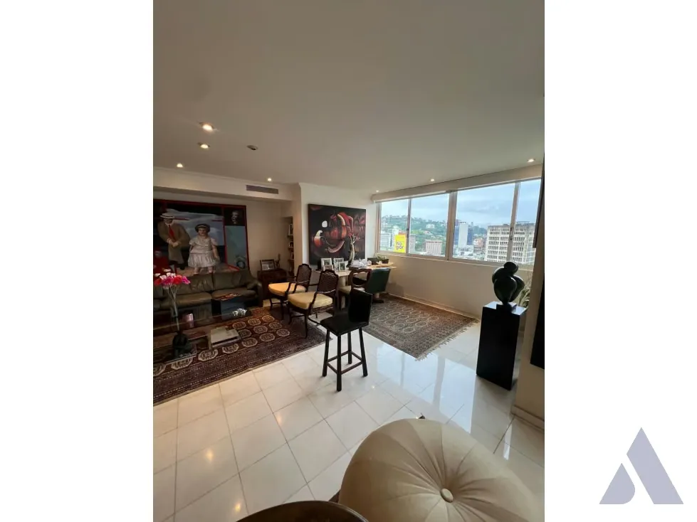 Vendo apartamento en calle cerrada 220m2 Las Mercedes 9303 - 6