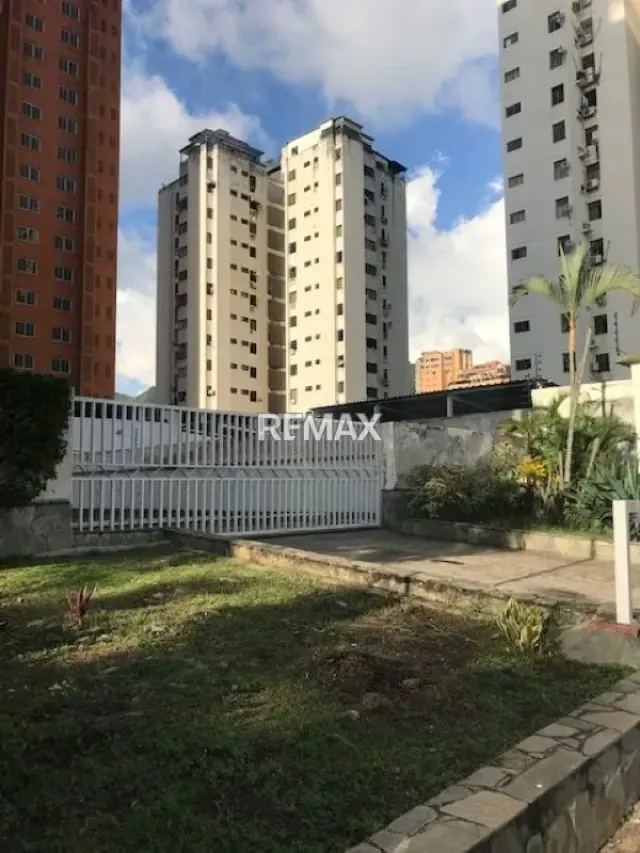 Apartamento Tipo Estudio en Alquiler Amoblado en Urb. La Trigaaleña Valencia - 17