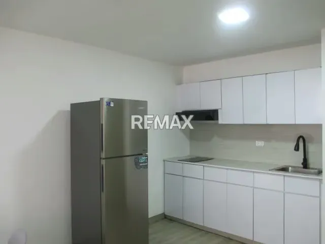 Apartamento Tipo Estudio en Alquiler Amoblado en Urb. La Trigaaleña Valencia - 5