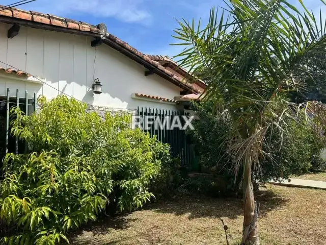 CASA COMERCIAL EN VENTA, UBICADA EN ZONA PRIVILEGIADA DE ALTO TRÁFICO, EN LA URB. EL VIÑEDO