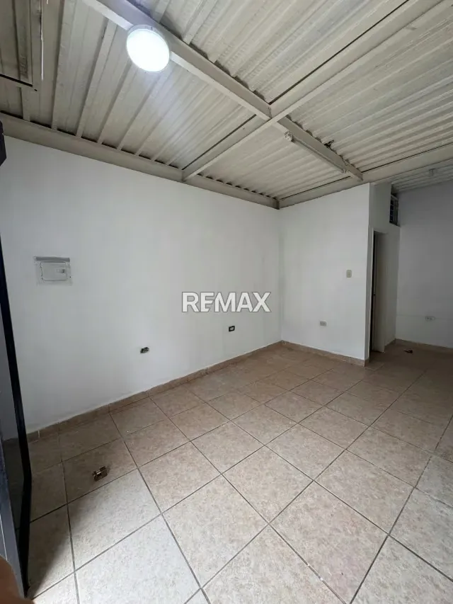 En Alquiler Local Comercial ubicado en Guanare, Carrera 4 entre Av. Unda y Calle 9, Guanare, Portuguesa, Venezuela - 5
