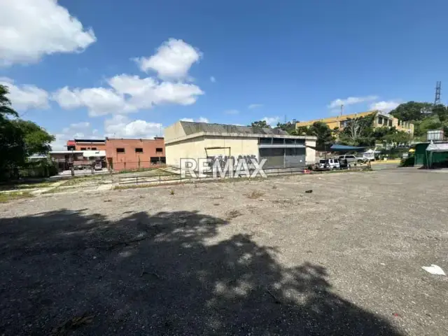 Venta de Terreno con construcción en Filas de Mariches - Antigüo Banesco