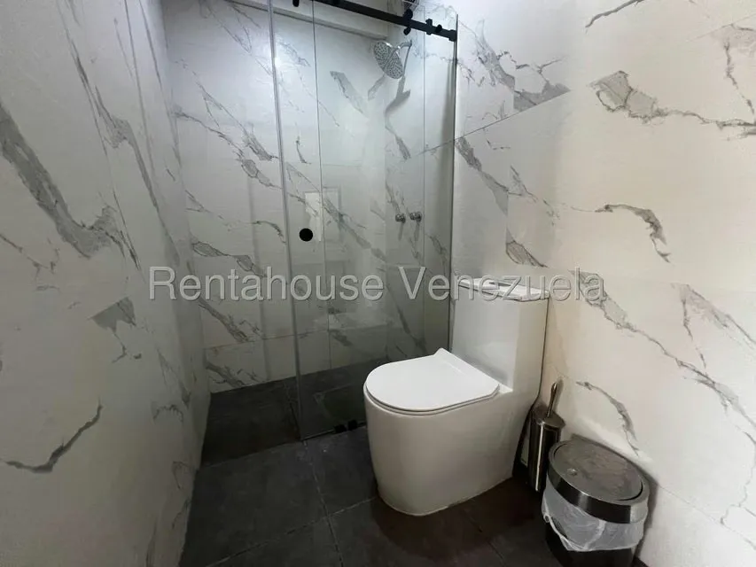 Apartamento (Multiples Niveles) en Venta en La Lago, Zulia - 20