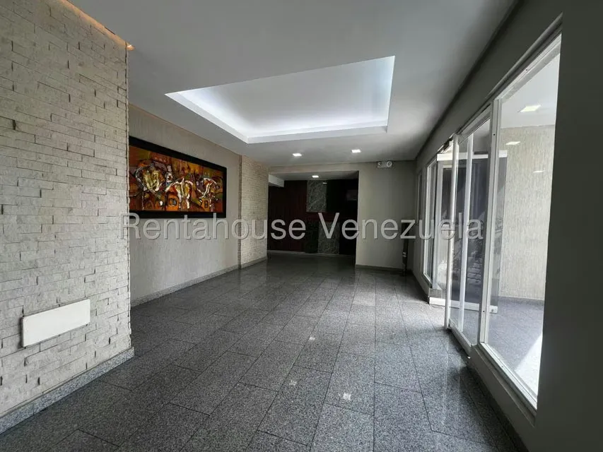Apartamento (Multiples Niveles) en Venta en La Lago, Zulia - 5