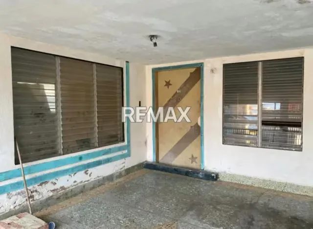 Se Vende Casa Para Remodelar - 3