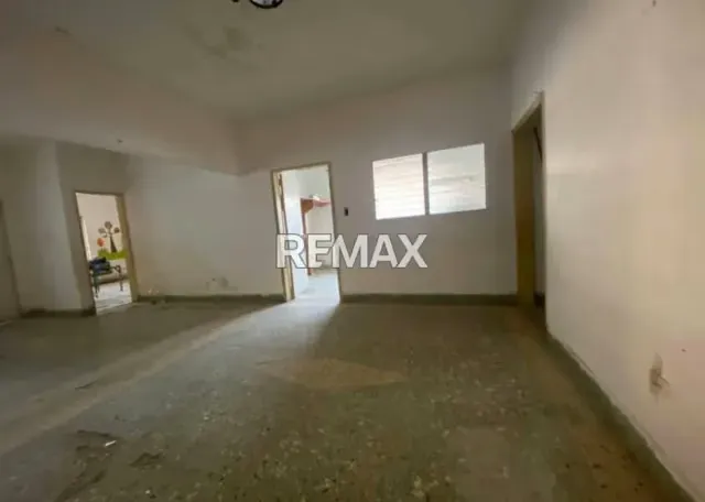 Se Vende Casa Para Remodelar - 4