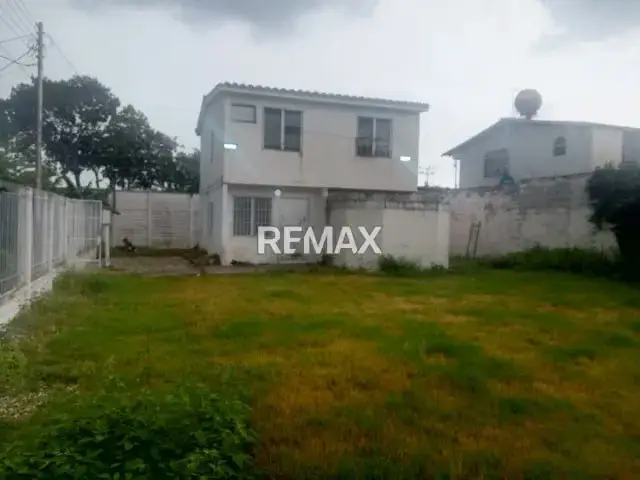 Se Vende Casa de dos pisos ubicada en Villa Pastora 1,