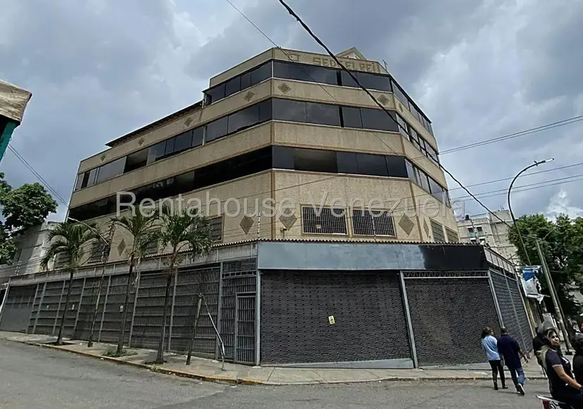 Comercial (Edificio) en Alquiler en La Florida, Distrito Metropolitano