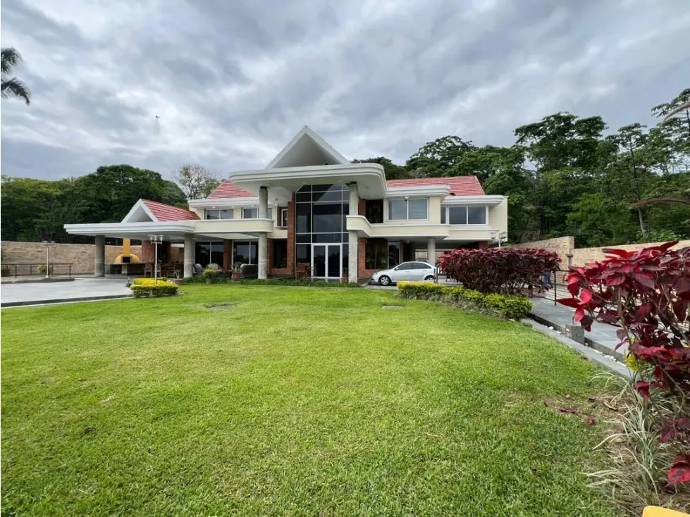 Se vende casa 2000m² 6h/7b/715p La Lagunita - 30