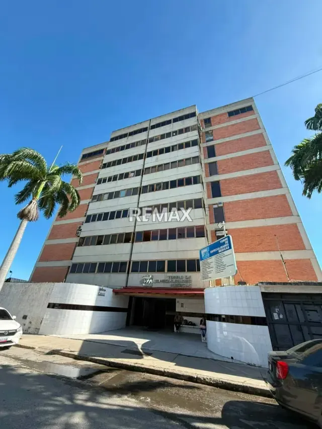 CONSULTORIO EN ALQUILER UBICADO EN EL OESTE DE BARQUISIMETO, CARRERA 21 ENTRE 55 Y 56