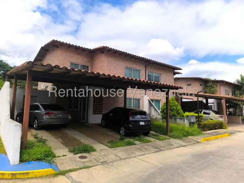 Casa (Duplex) en Venta en La Josefina II, Carabobo
