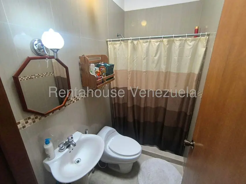 Casa (Duplex) en Venta en La Josefina II, Carabobo - 35