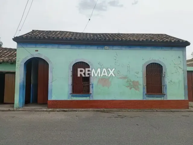 Casa en Venta ubicada en la calle 21 entre carrera 17 y 18 Zona Centro- Barquisimeto