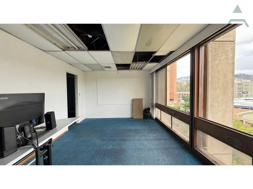 Se vende oficina 120m² Prados del Este - 2