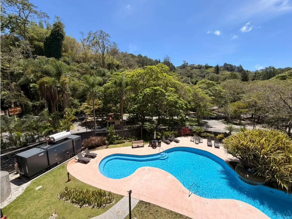 Se alquila Apto 380m² 4h+s /4.5b+s/5p La Lagunita - 4