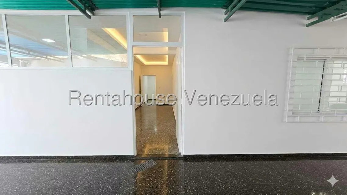 Casa (1 Nivel) en Alquiler en Cumana, Zulia - 12