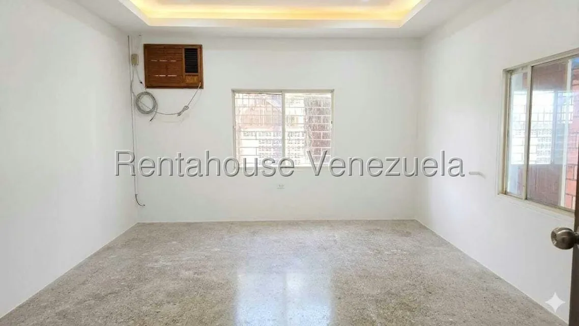 Casa (1 Nivel) en Alquiler en Cumana, Zulia - 14