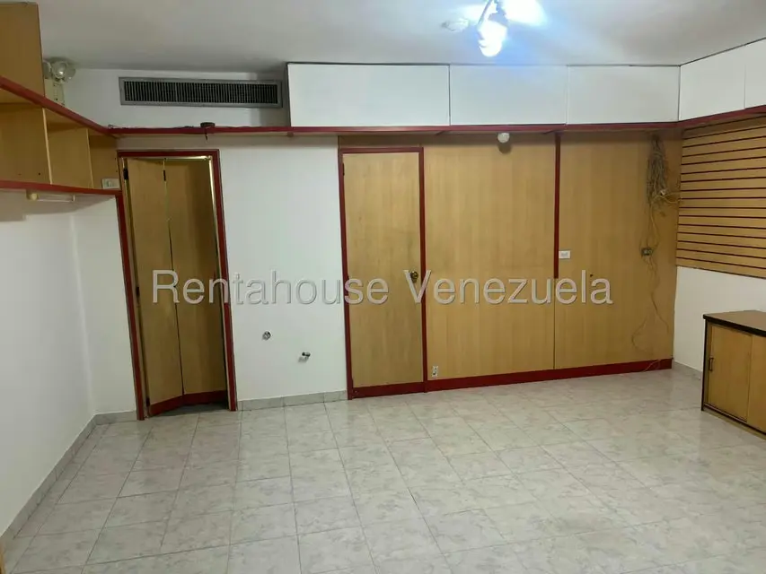 Local Comercial en Alquiler en Las Quintas, Carabobo - 13