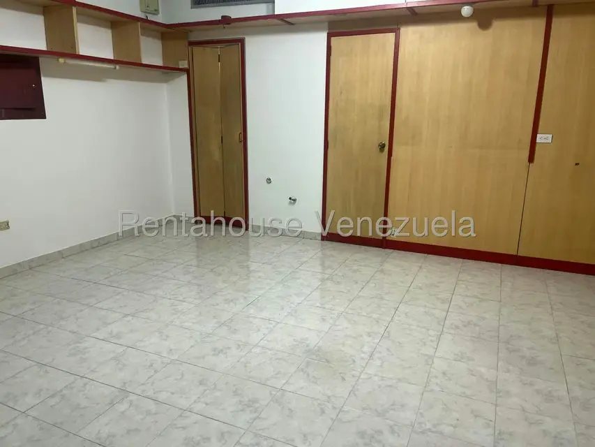Local Comercial en Alquiler en Las Quintas, Carabobo - 2