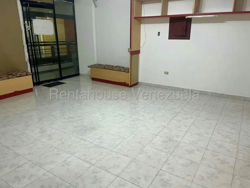 Local Comercial en Alquiler en Las Quintas, Carabobo - 5
