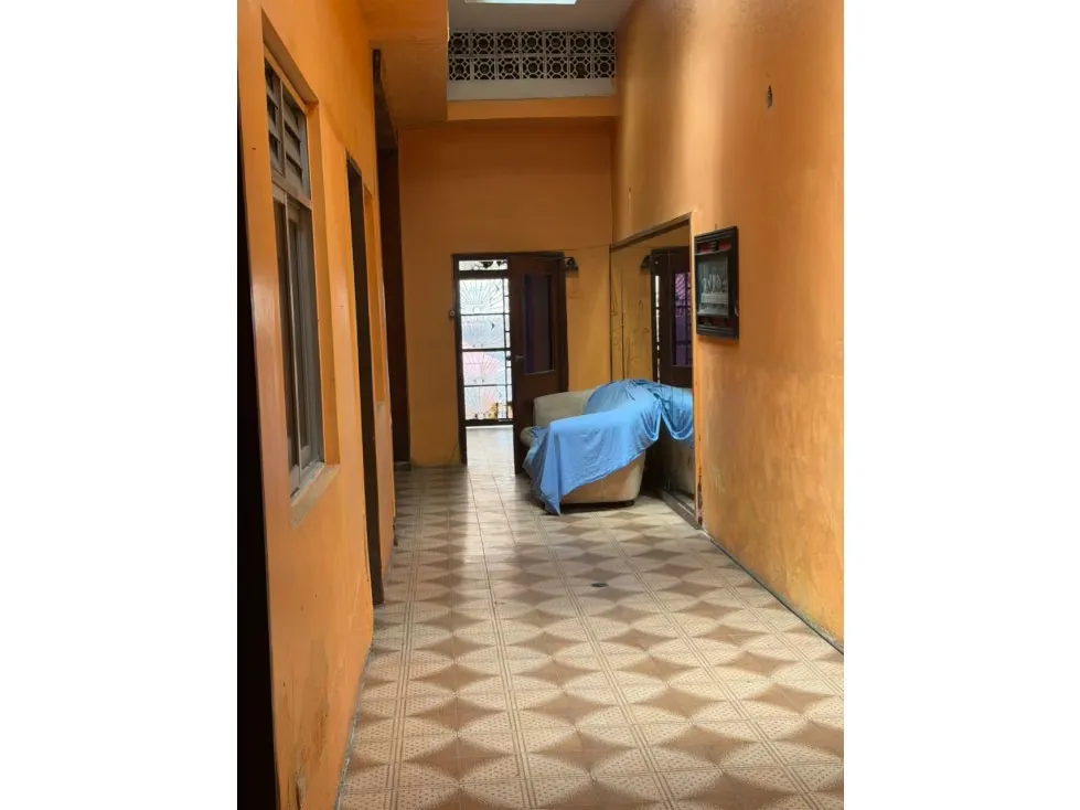 Venta de casa en Catia, calle Argentina, orilla de calle 324m2/9H/6B - 2