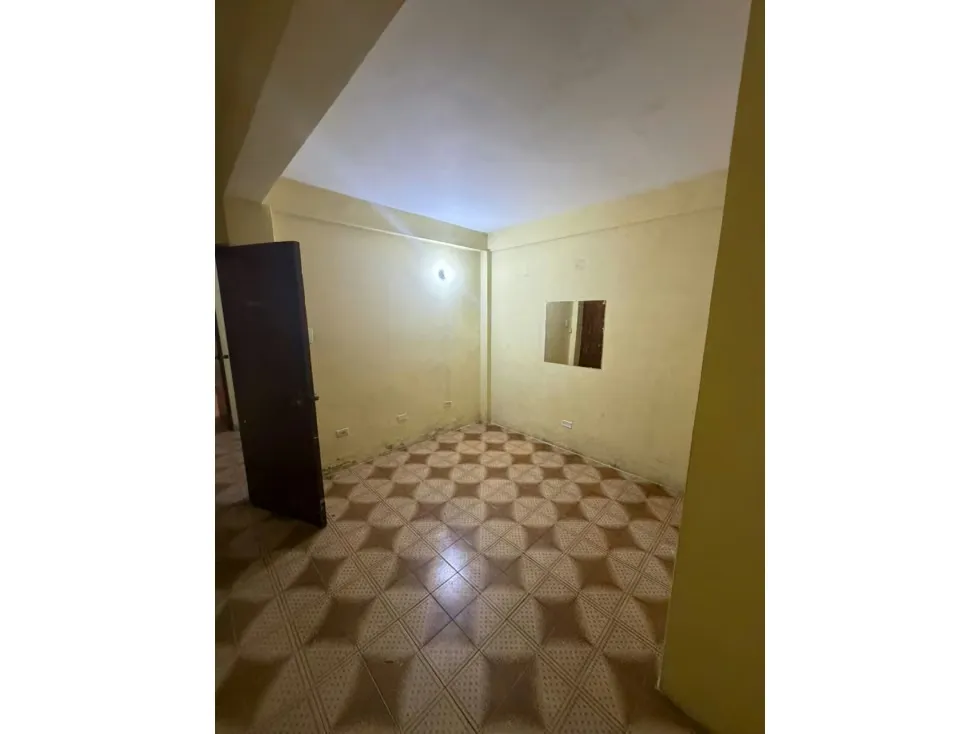 Venta de casa en Catia, calle Argentina, orilla de calle 324m2/9H/6B - 15