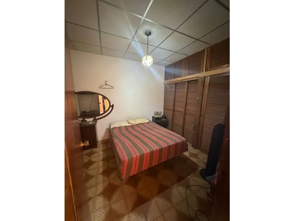 Venta de casa en Catia, calle Argentina, orilla de calle 324m2/9H/6B - 20