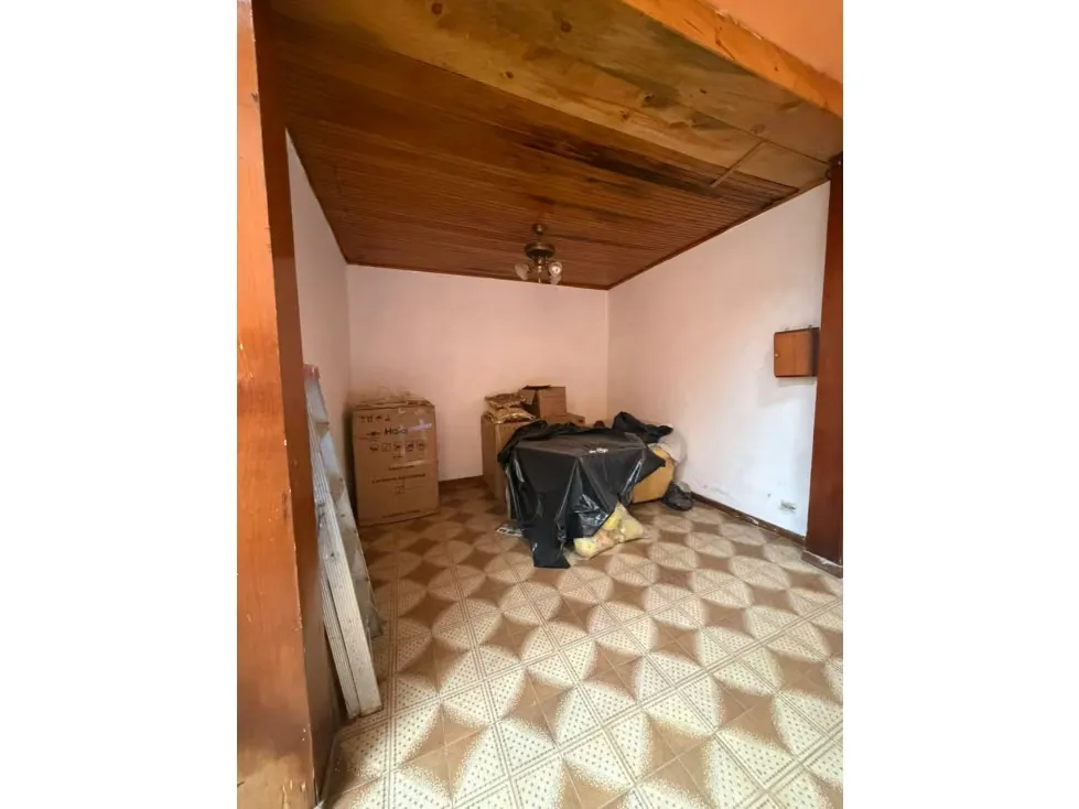 Venta de casa en Catia, calle Argentina, orilla de calle 324m2/9H/6B - 21