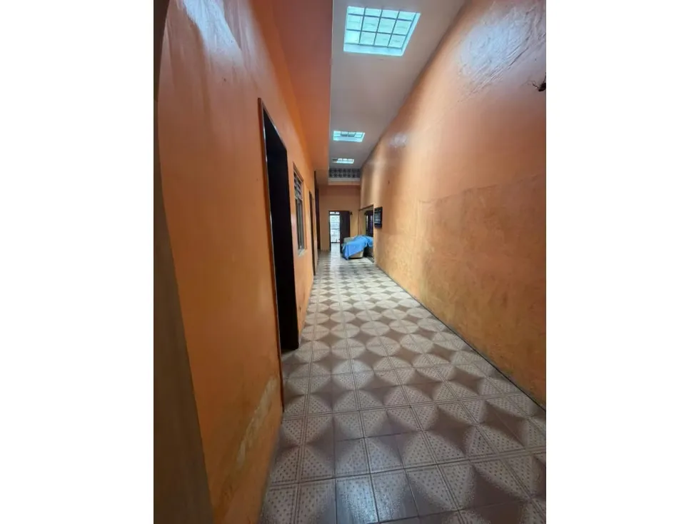 Venta de casa en Catia, calle Argentina, orilla de calle 324m2/9H/6B - 4