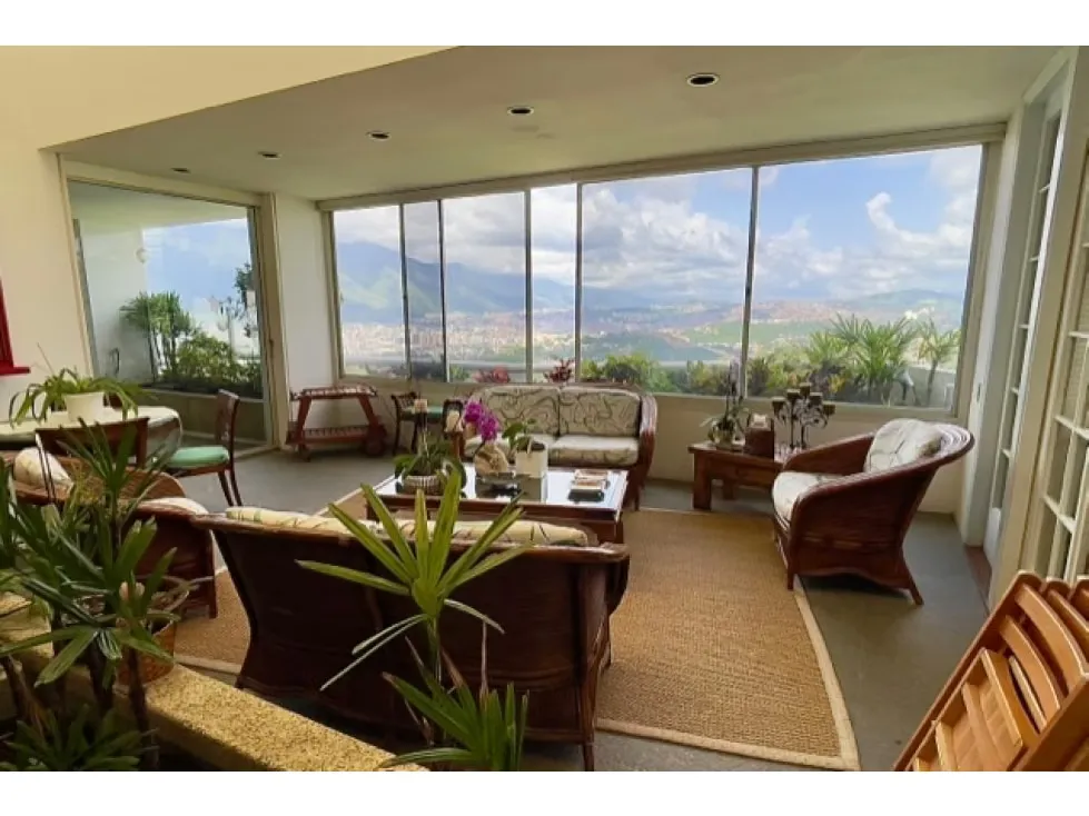Ofrezco en venta BELLO PH para actualizar en Lomas de San Román
