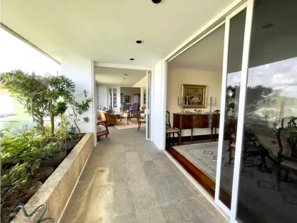 Ofrezco en venta BELLO PH para actualizar en Lomas de San Román - 2