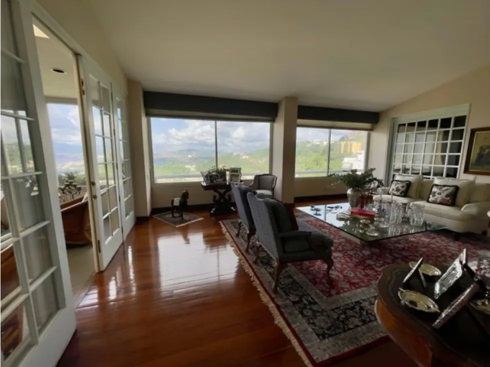 Ofrezco en venta BELLO PH para actualizar en Lomas de San Román - 4