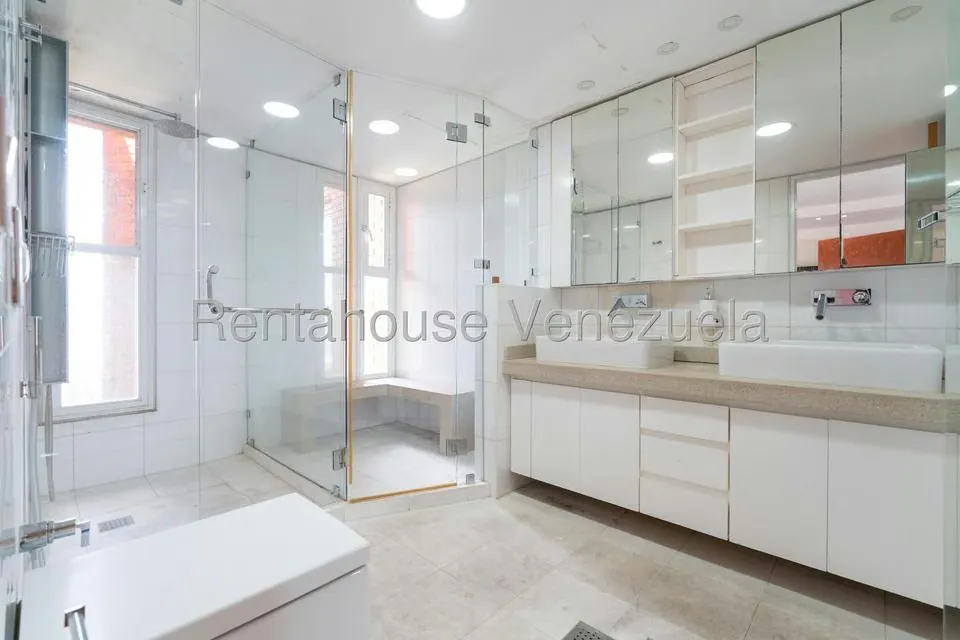 Apartamento (Multiples Niveles) en Venta en Macaracuay, Distrito Metropolitano - 26
